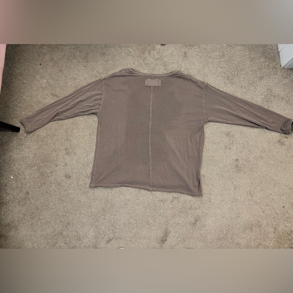 FREE PEOPLE LONG SLEEVE T- NEVER WORN - Picture 5 of 6